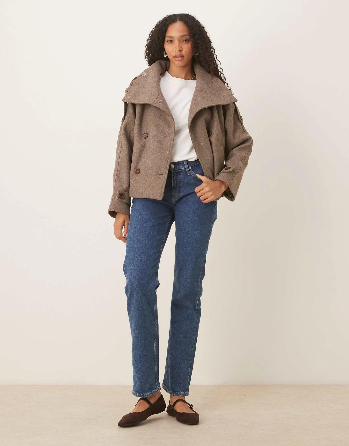 Lou- Trench court élégant
